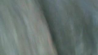 espiando a la becina rasurandose