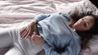 very fit milf masturbation