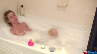 HometownHottie tub masturbate