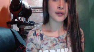 La Chica Que Se Muestra Con Su mama a escondidas