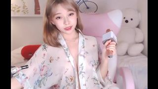 Saseumi is Creating Orgasms and Eargasms