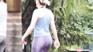 Booty walking 89