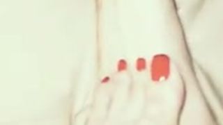 Tunisian teen teases with her sexy feet 2